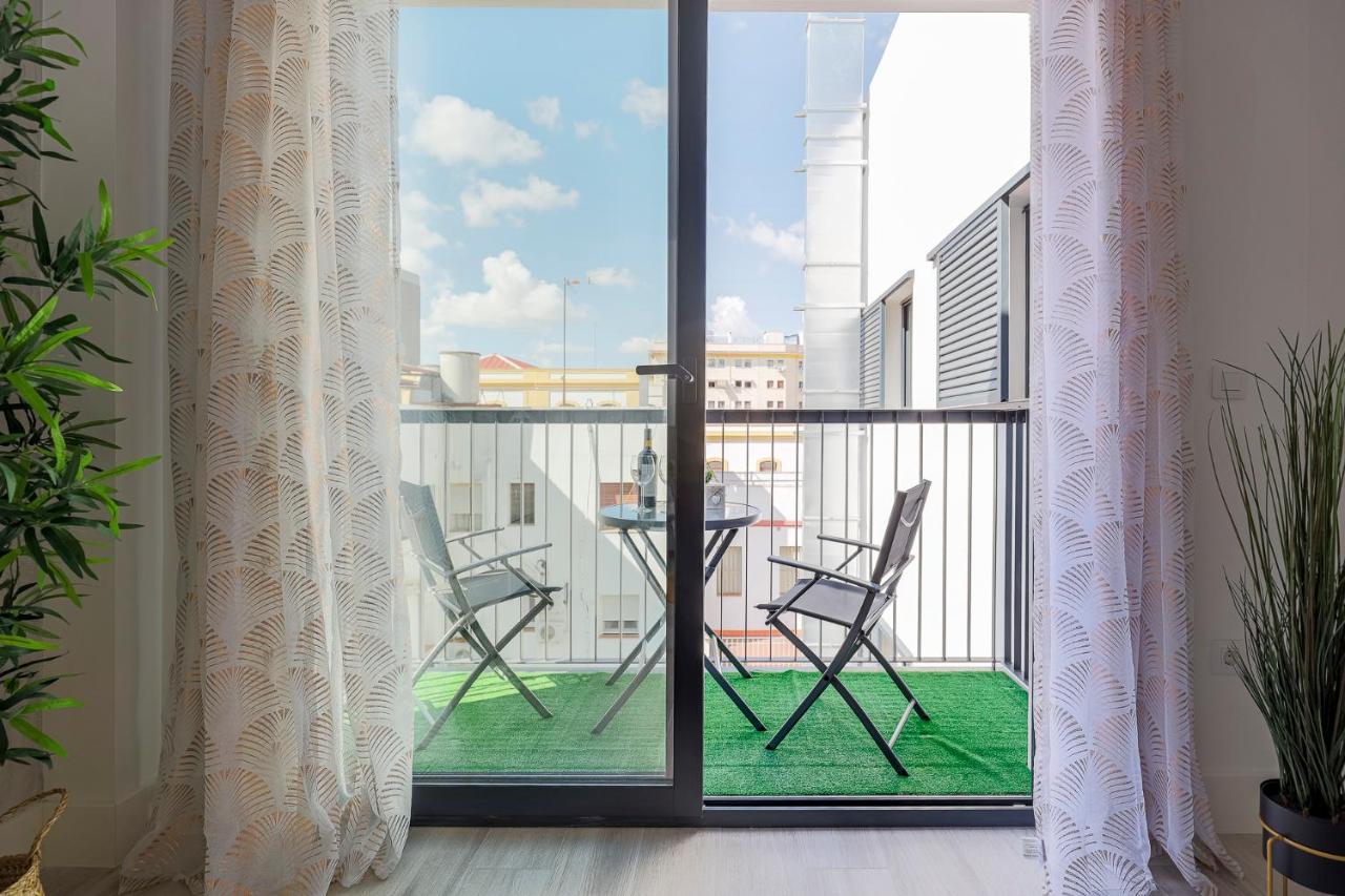 Family Home Suits Encantos De Sevilla Sevilha Exterior foto